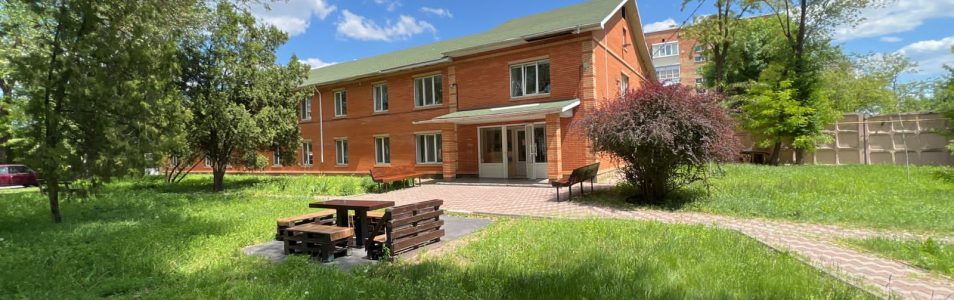 Забота и уход для каждого постояльца дома престарелых Evomed